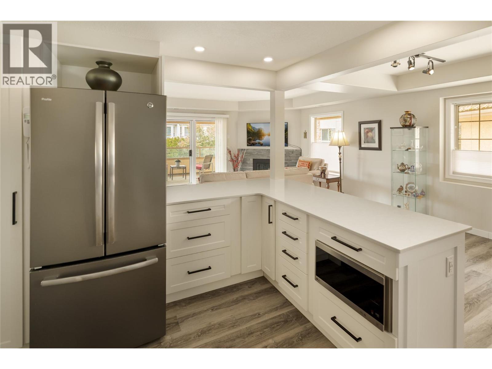 213 3335 Richter Street, Kelowna