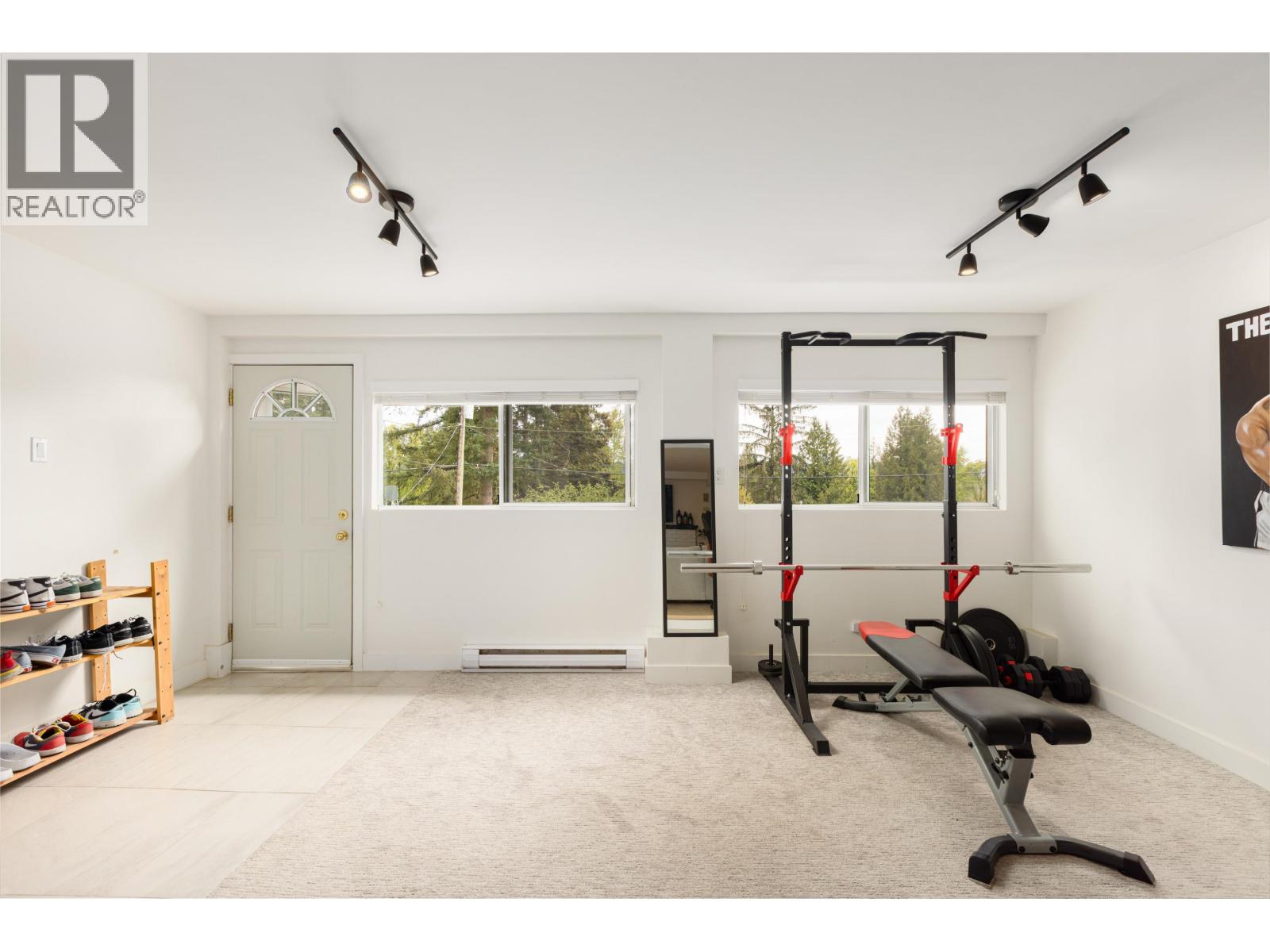 1231 CLOVERLEY STREET, North Vancouver