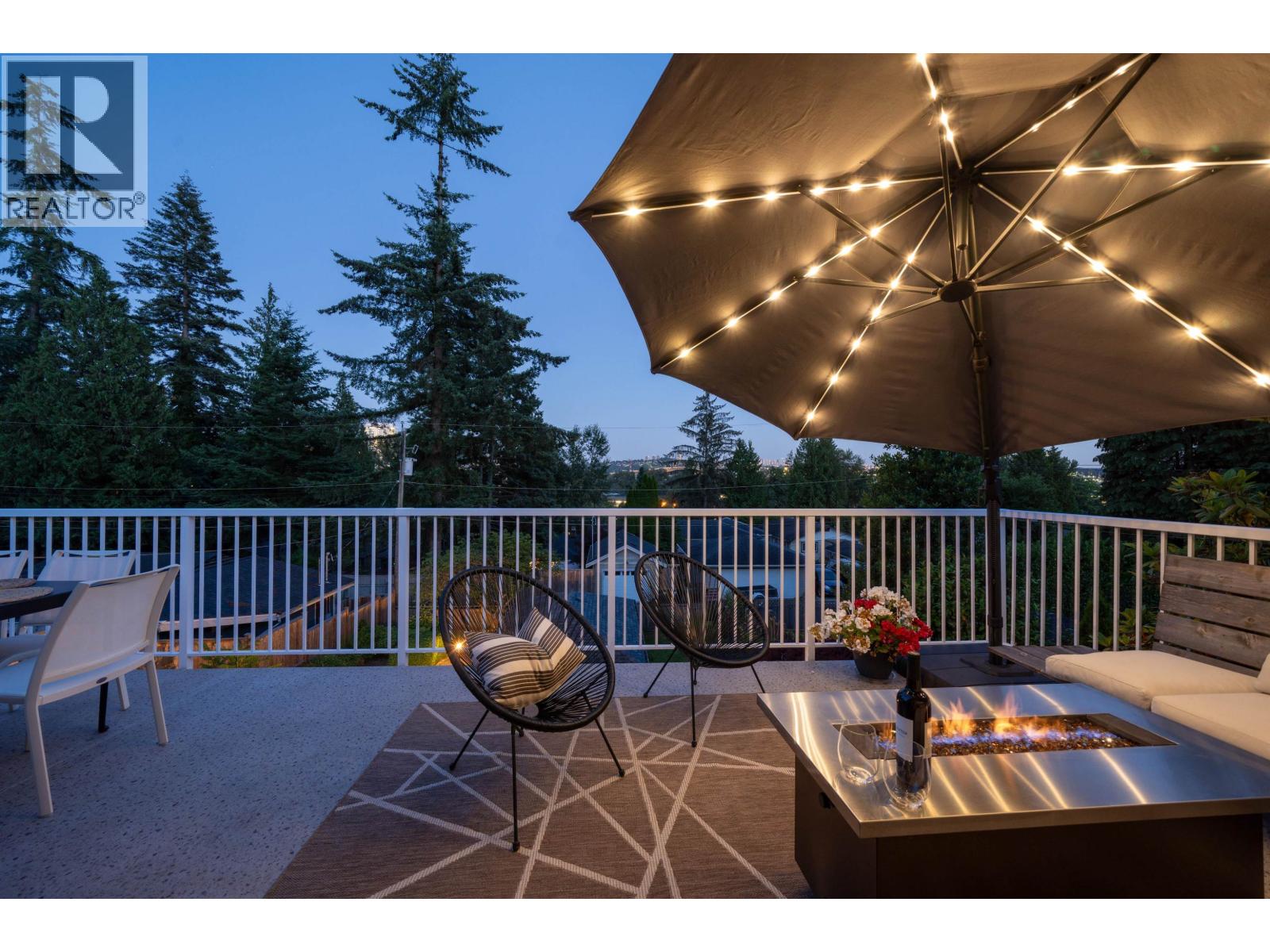 1231 CLOVERLEY STREET, North Vancouver