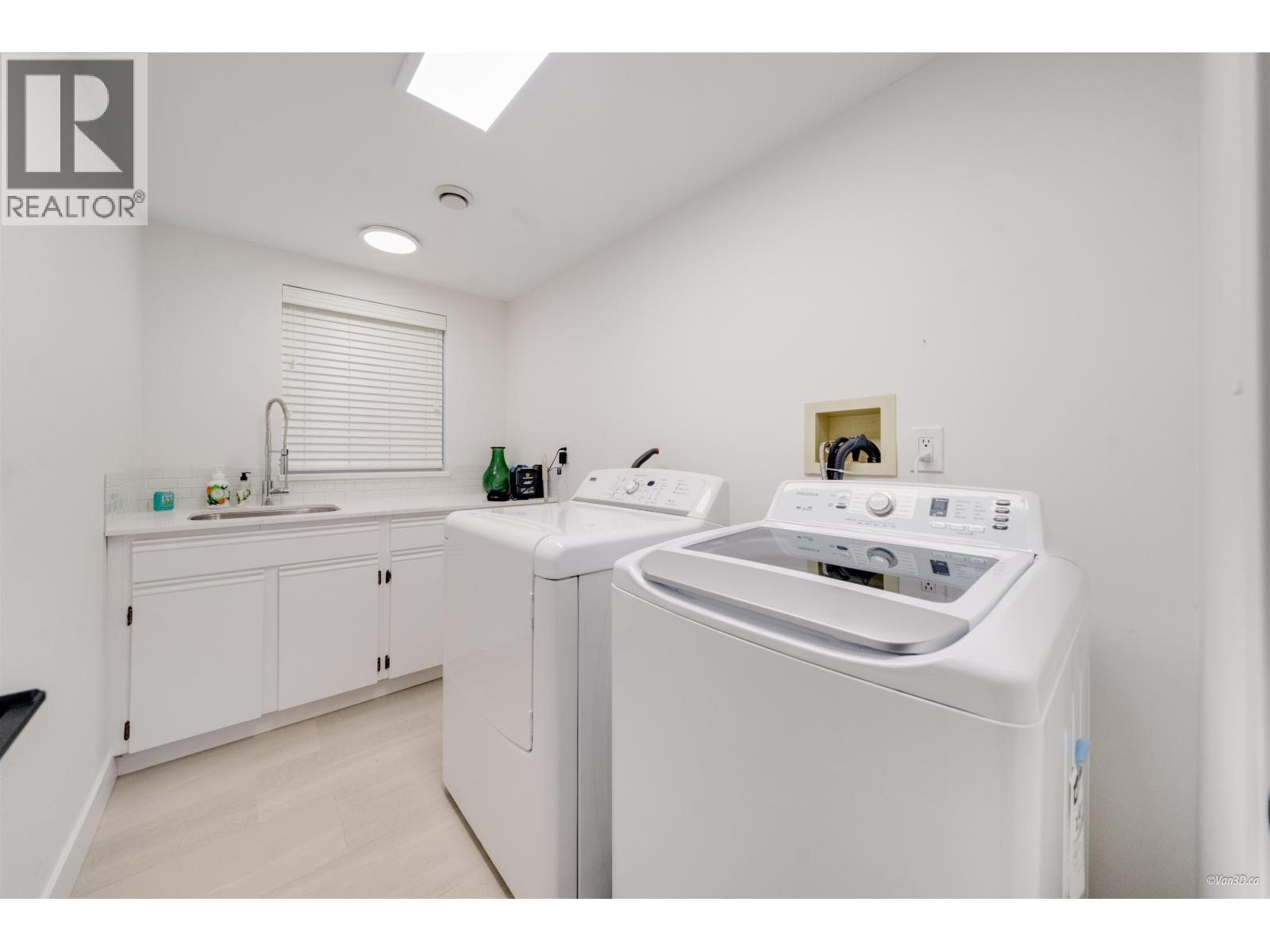 8515 ANSELL PLACE, West Vancouver