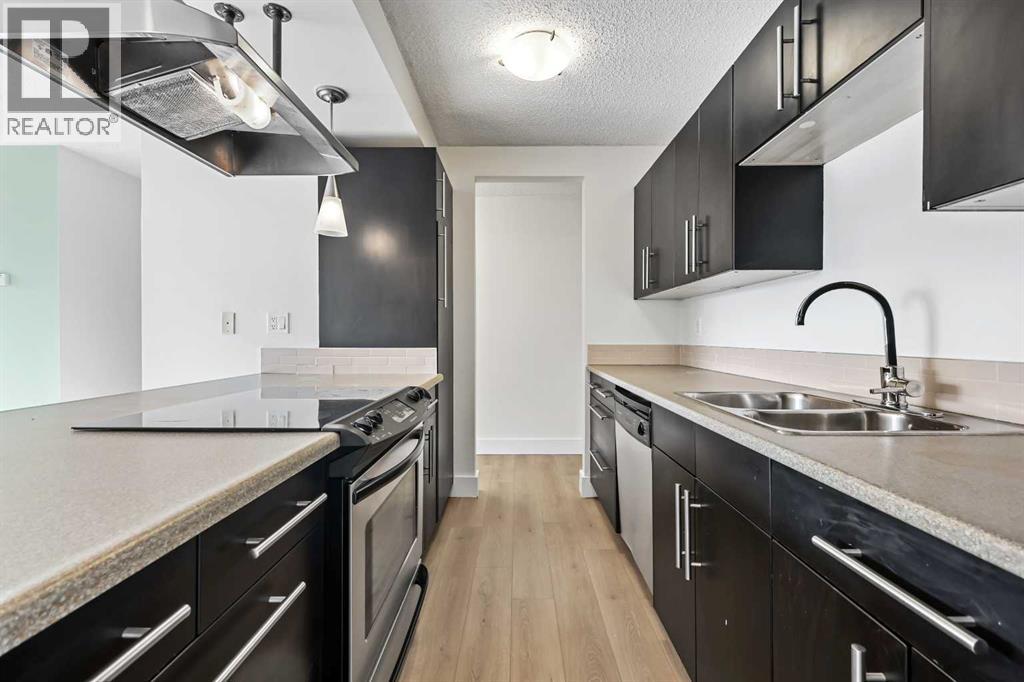 Single Family House for Sale in    Avenue SW Cliff Bungalow Calgary 