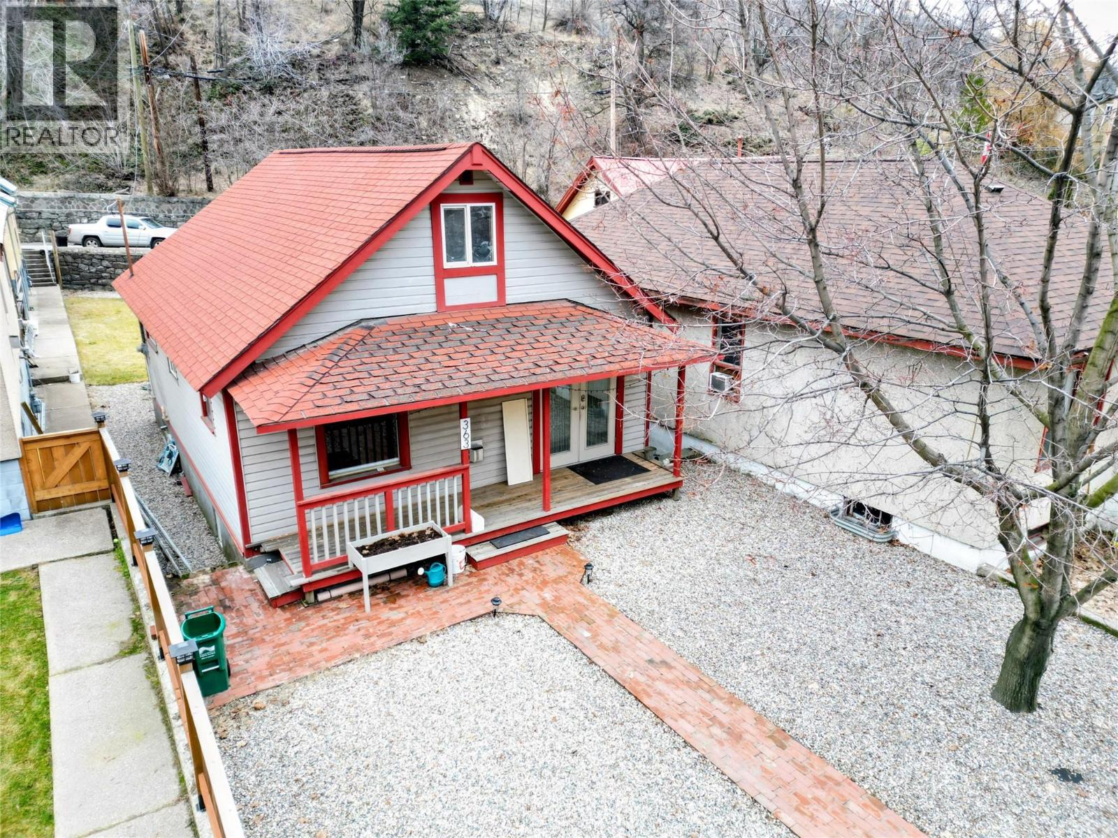 363 Rossland Avenue - 1
