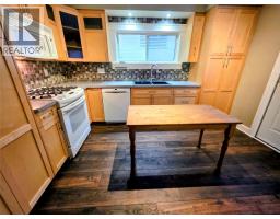 Full bathroom - 363 Rossland Avenue, Trail, BC V1R3M9 Photo 7