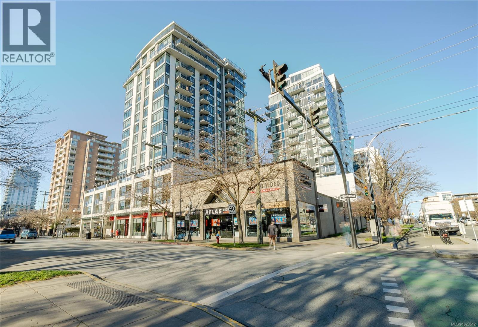 702 960 Yates Street, Victoria
