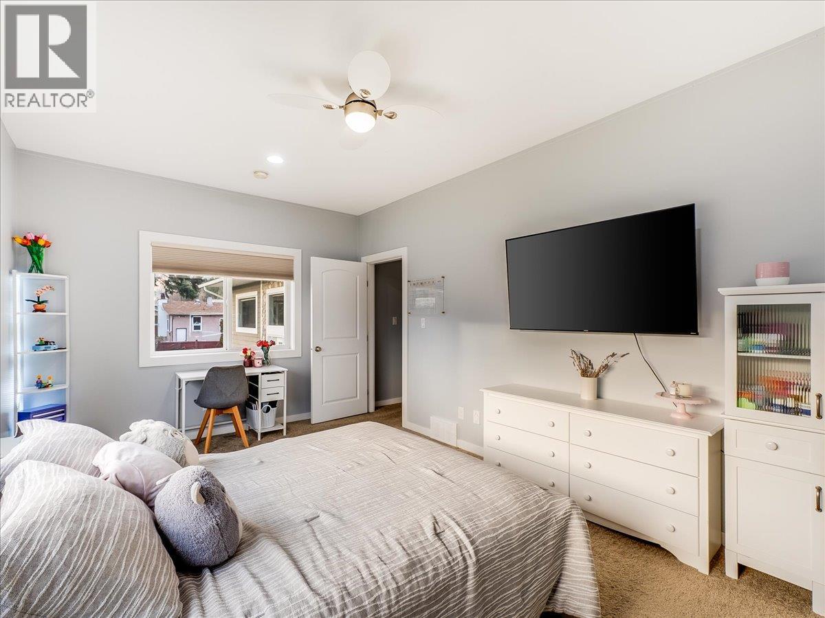 8480 Highway 22A, Trail