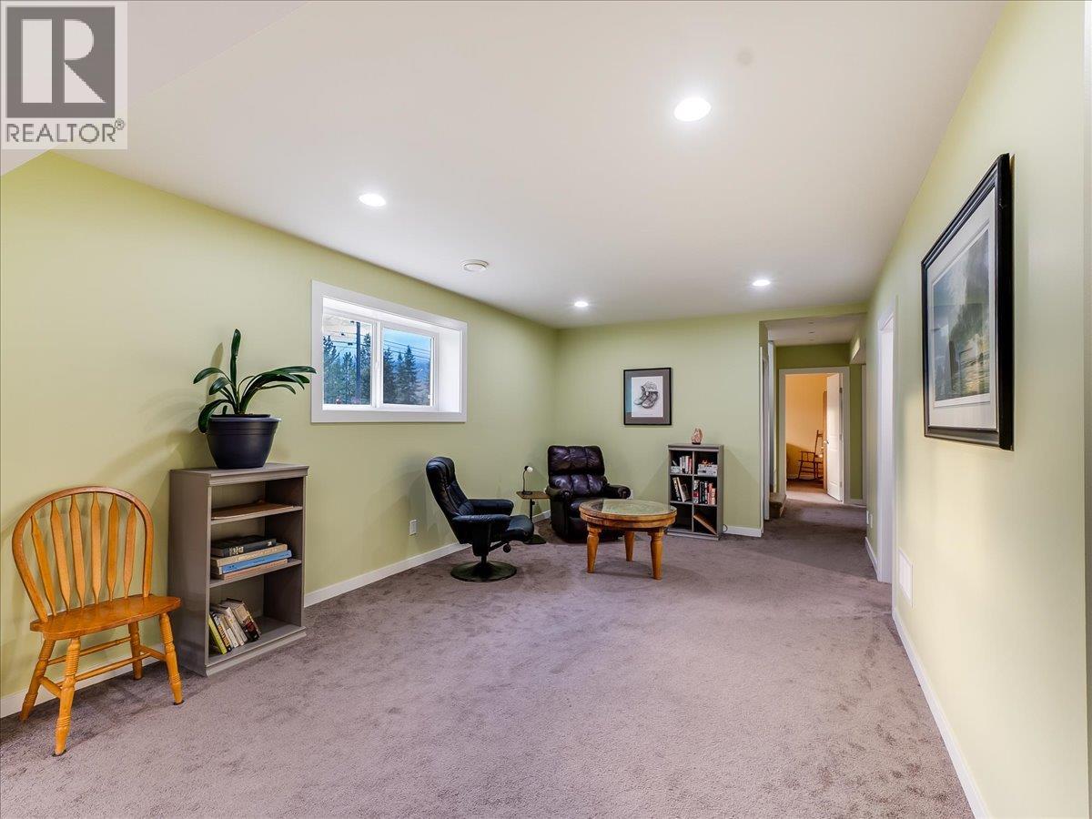 8480 Highway 22A, Trail