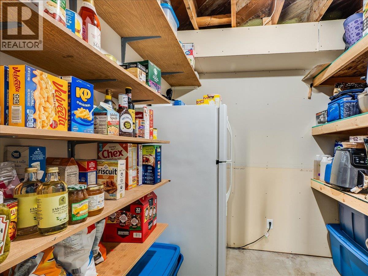 8480 Highway 22A, Trail