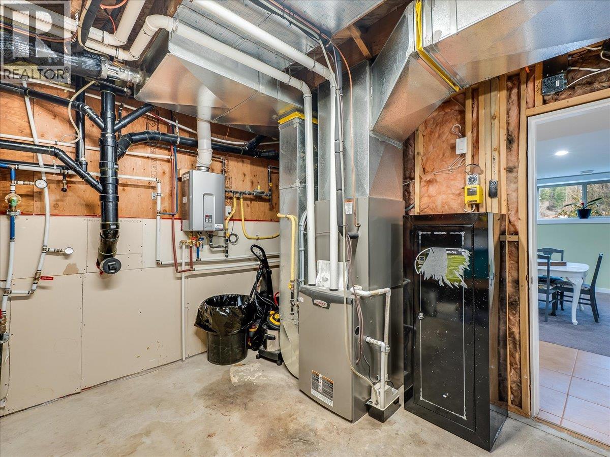 8480 Highway 22A, Trail