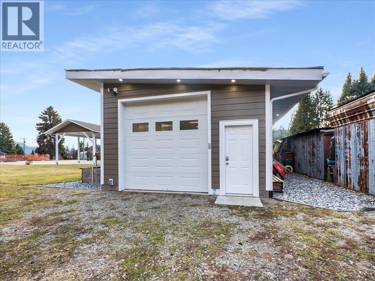 8480 Highway 22A, Trail