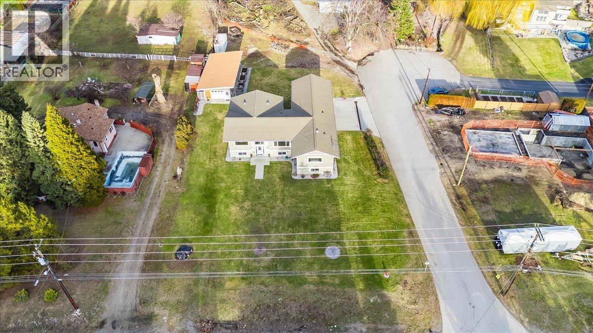 8480 Highway 22A, Trail