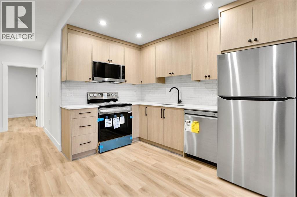 Single Family House for Sale in   Avenue NW Bowness Calgary 