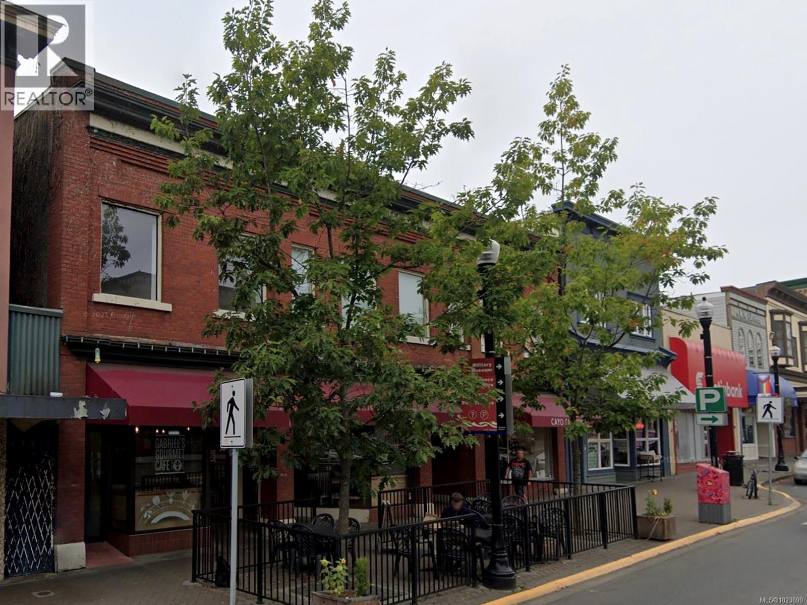 1,2,3 43 Commercial Street - photo 2