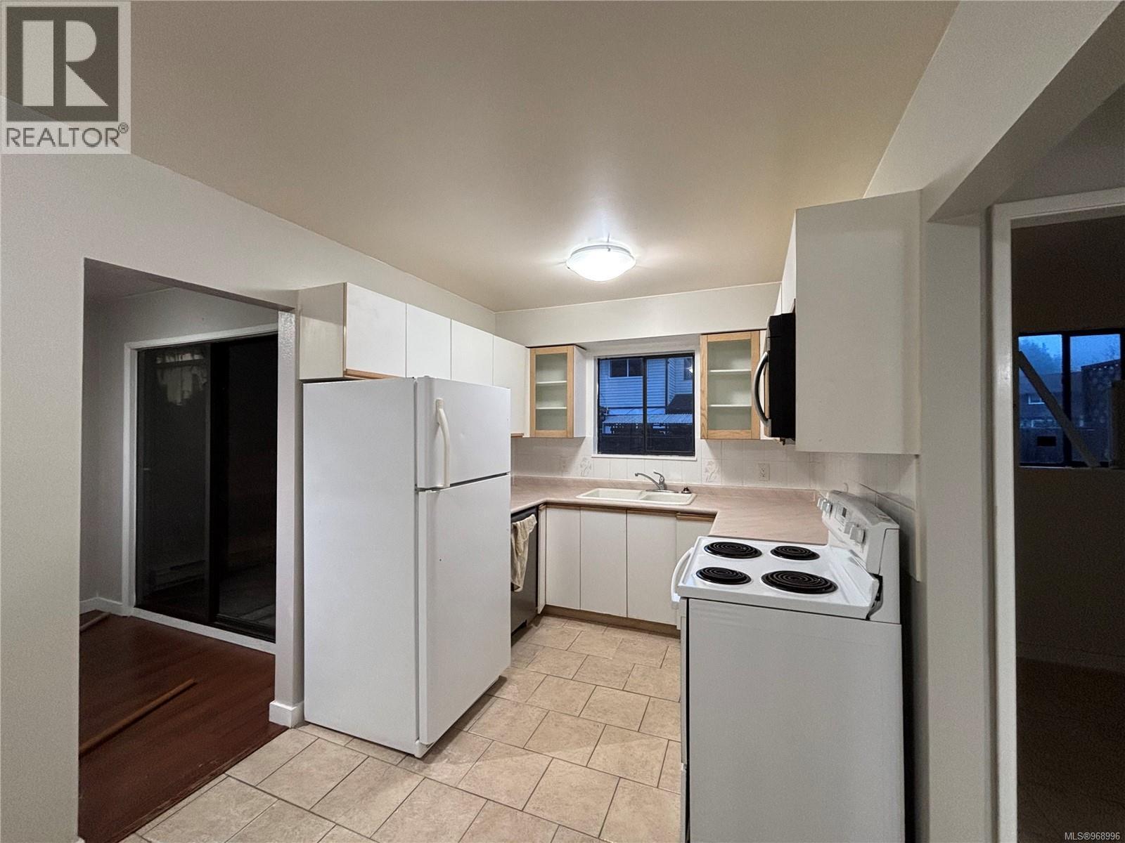 34 500 Muchalat Pl, Gold River