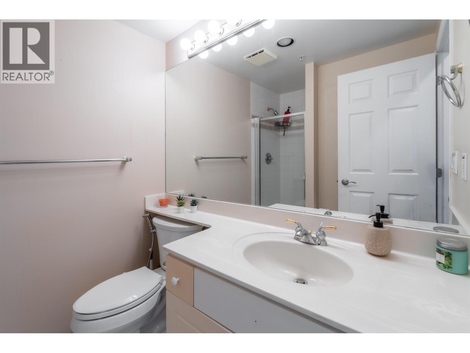 801 160 W KEITH ROAD, North Vancouver