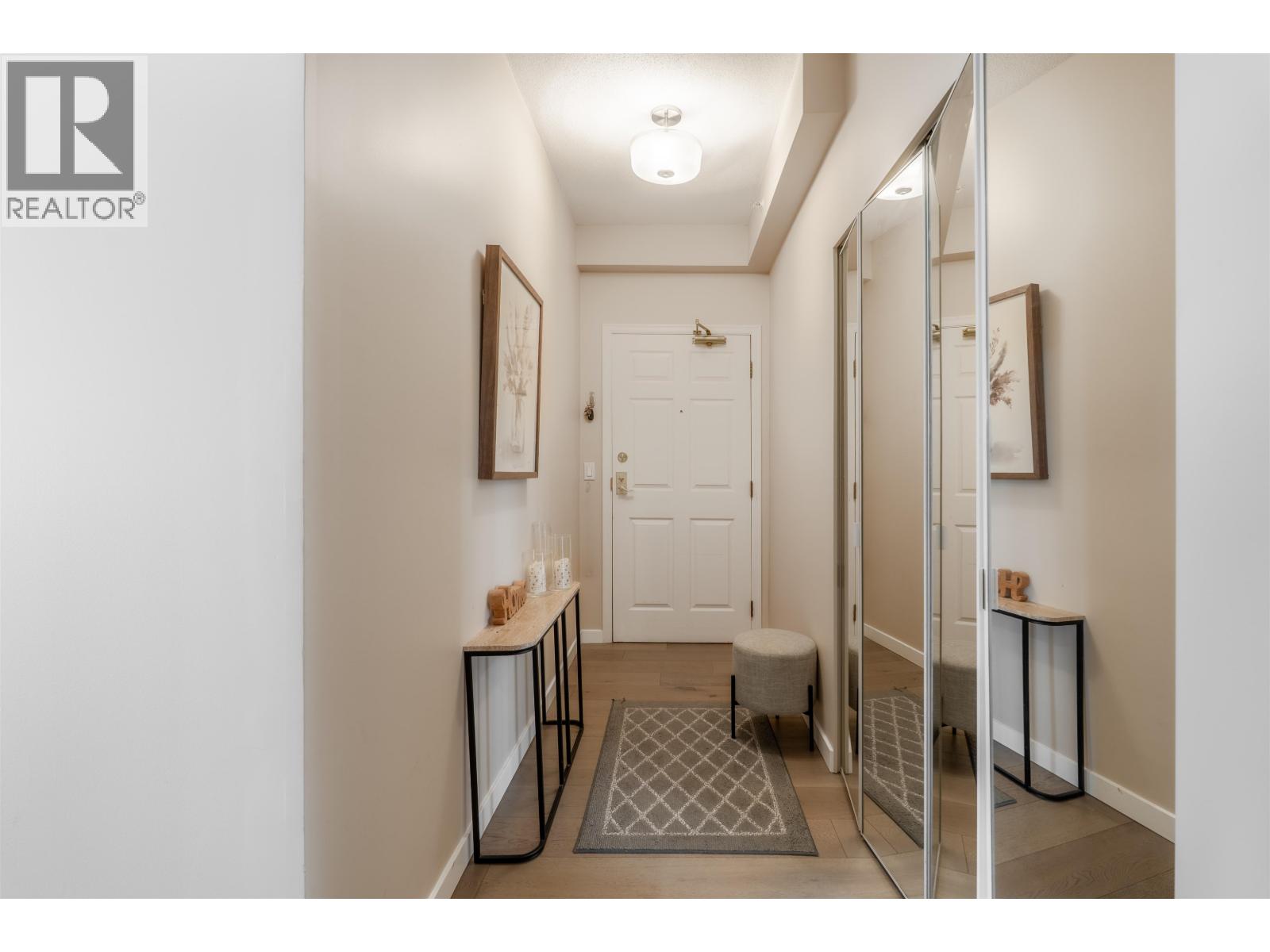 801 160 W KEITH ROAD, North Vancouver