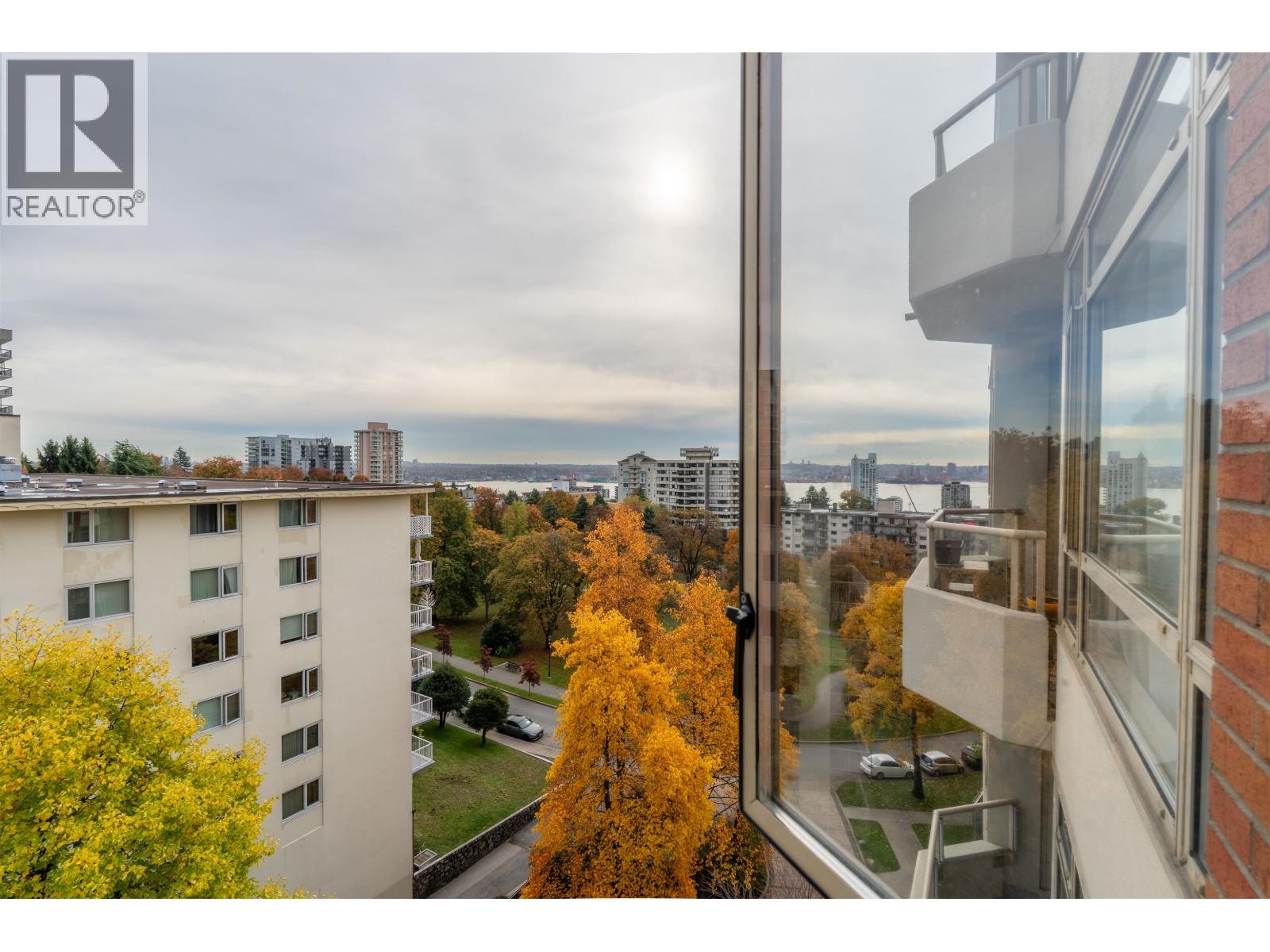 801 160 W KEITH ROAD, North Vancouver