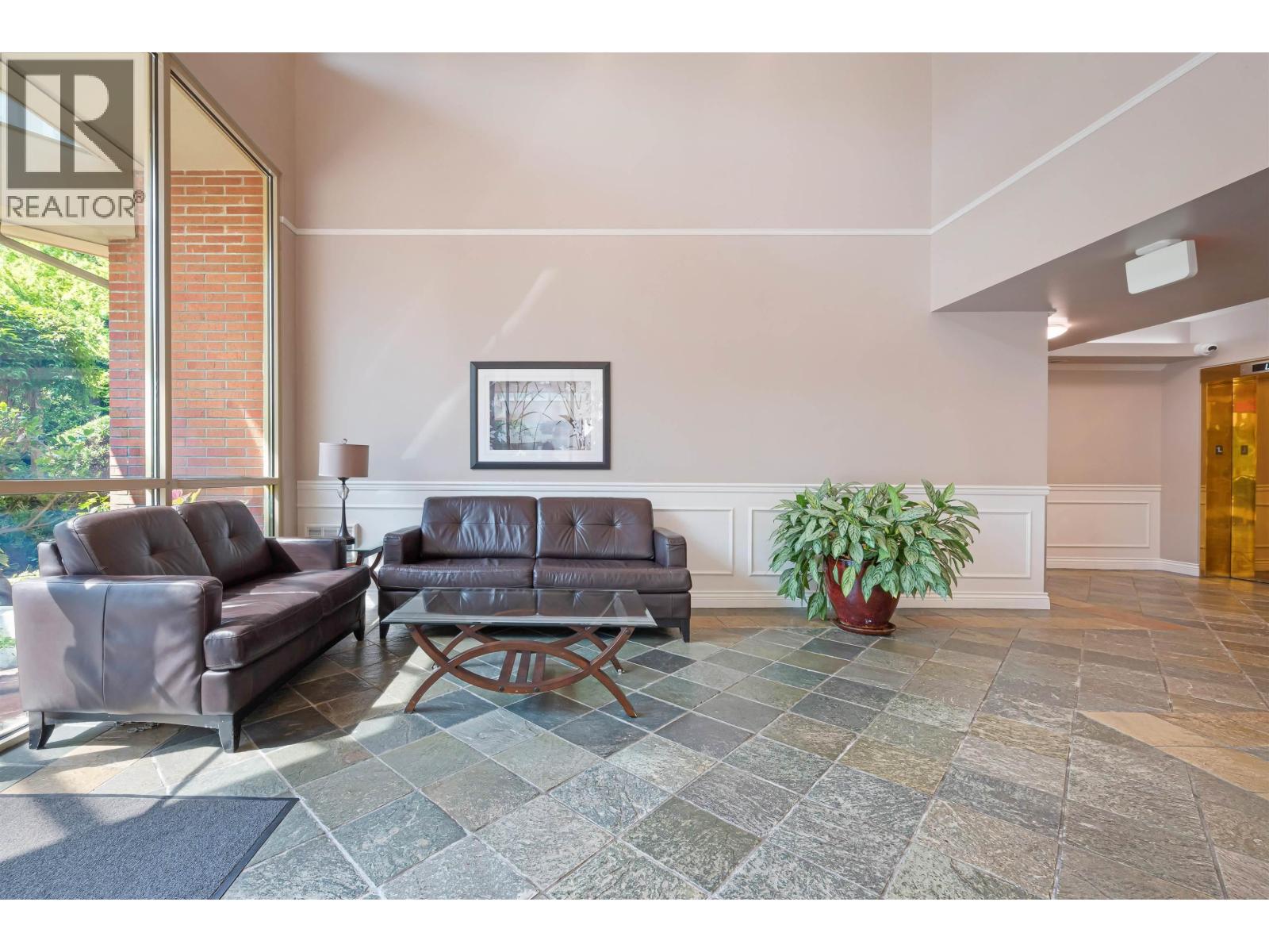 801 160 W KEITH ROAD, North Vancouver