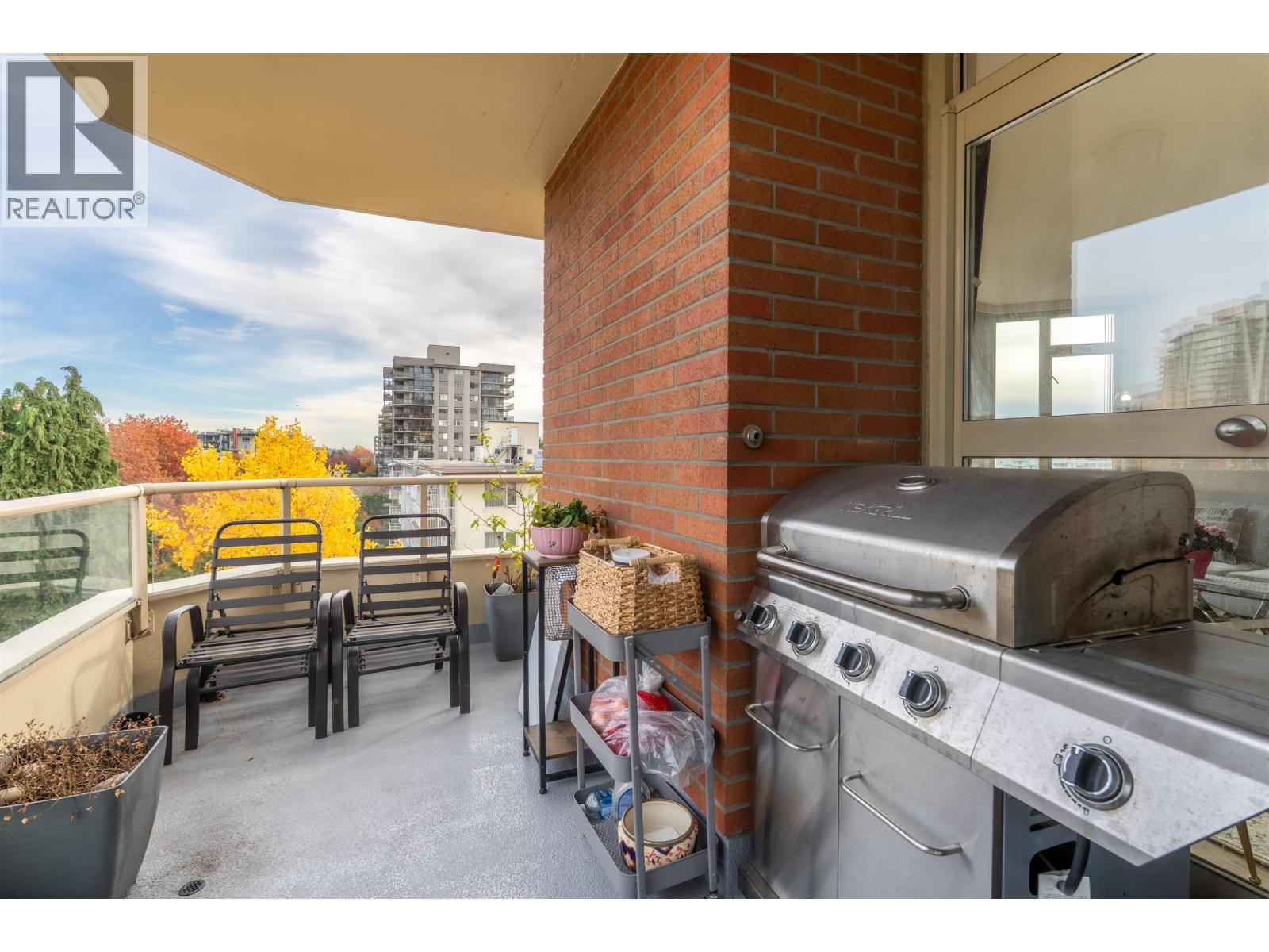 801 160 W KEITH ROAD, North Vancouver
