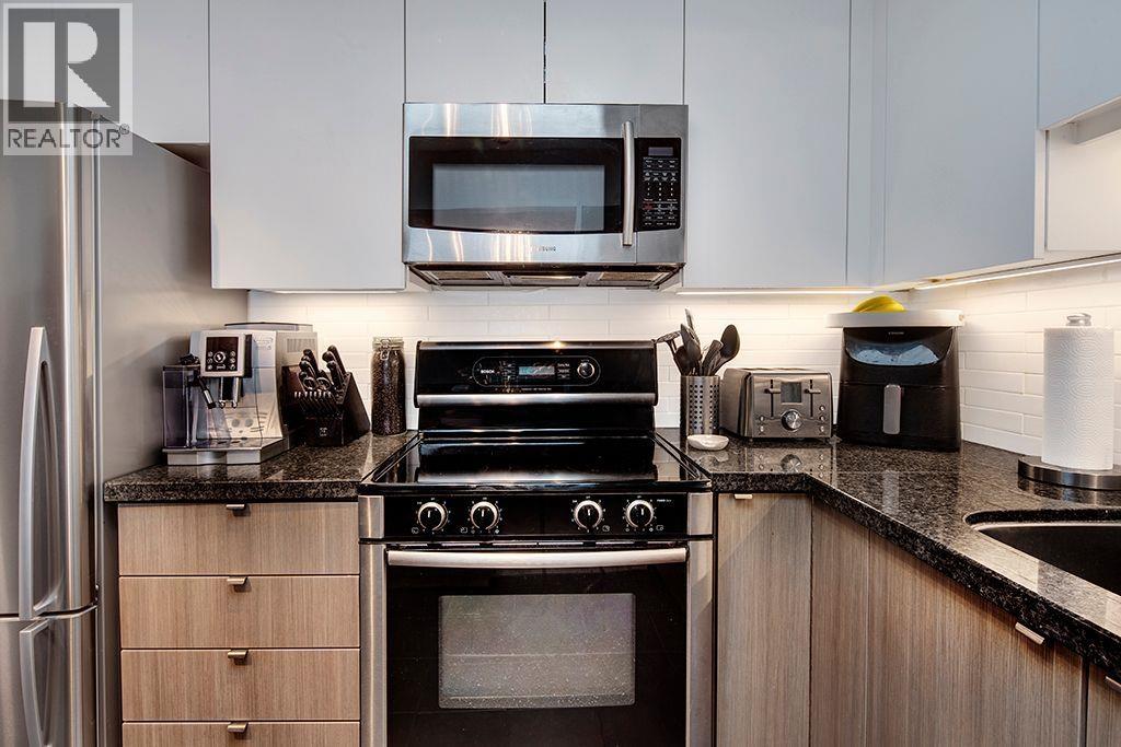 411 108 W ESPLANADE AVENUE, North Vancouver