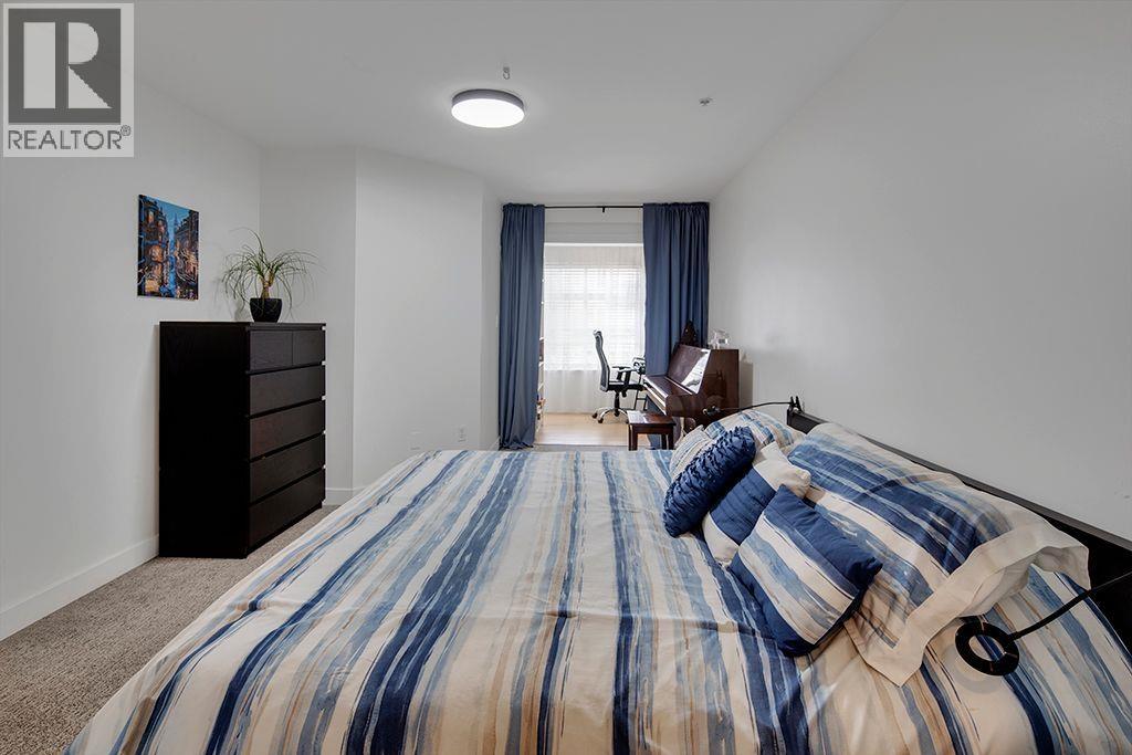 411 108 W ESPLANADE AVENUE, North Vancouver