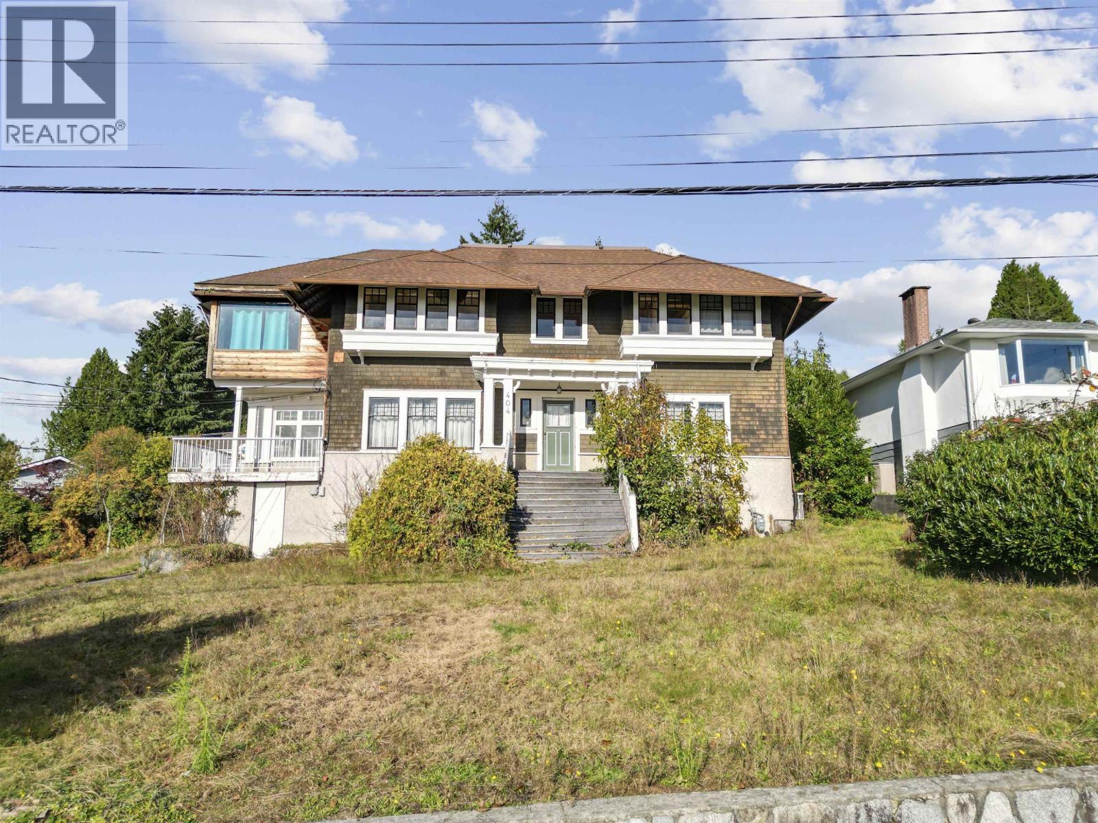 404 SOMERSET STREET, North Vancouver