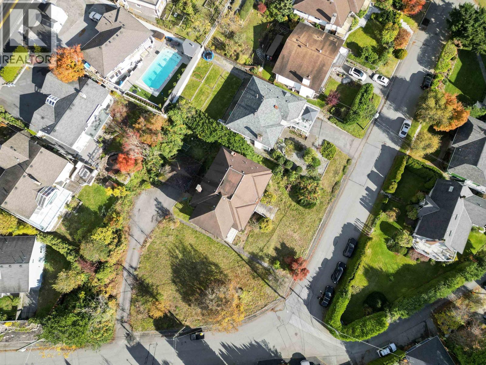 404 SOMERSET STREET, North Vancouver