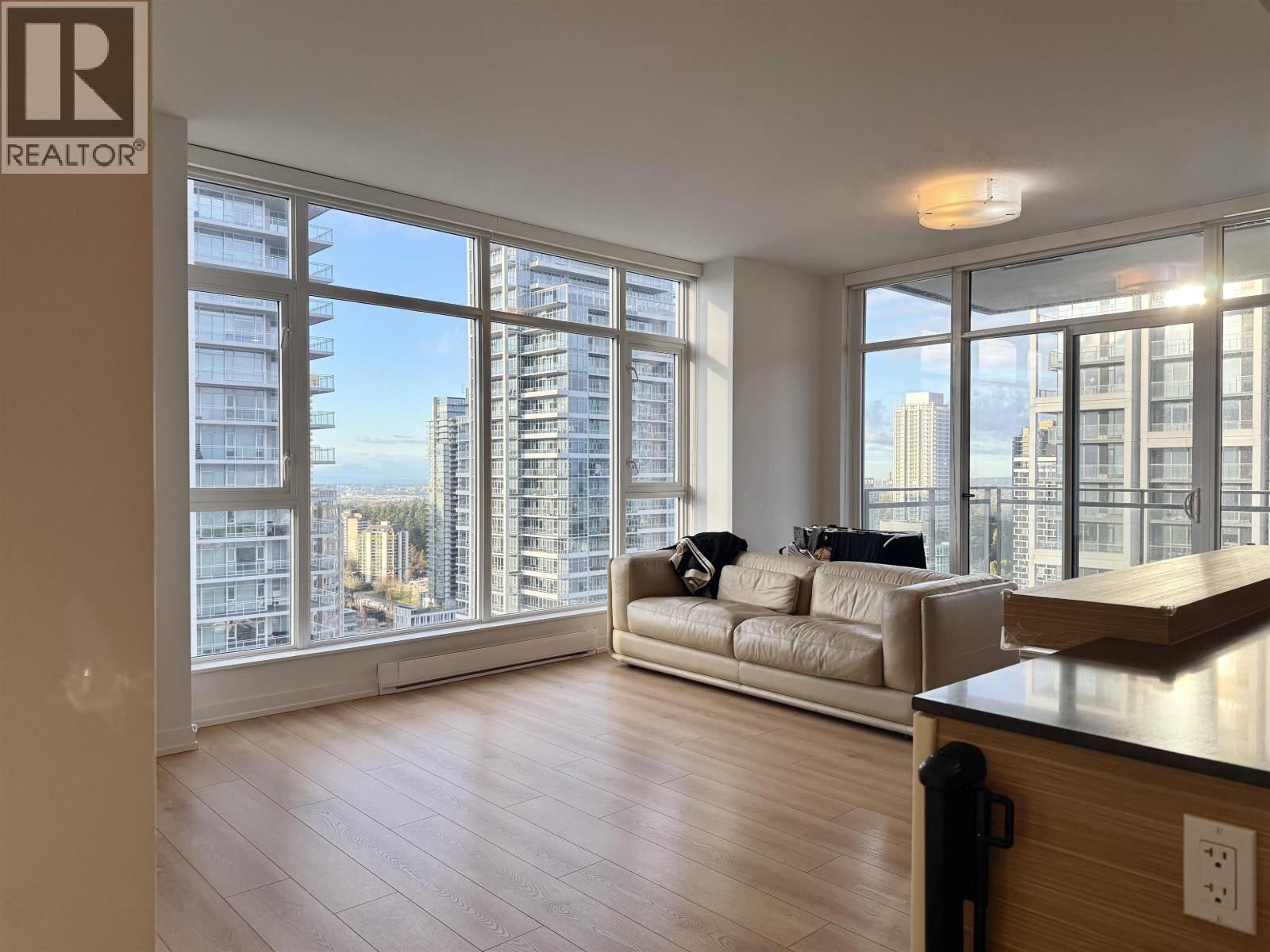 3501 4688 KINGSWAY - Photo 5 of 19, Burnaby, British Columbia