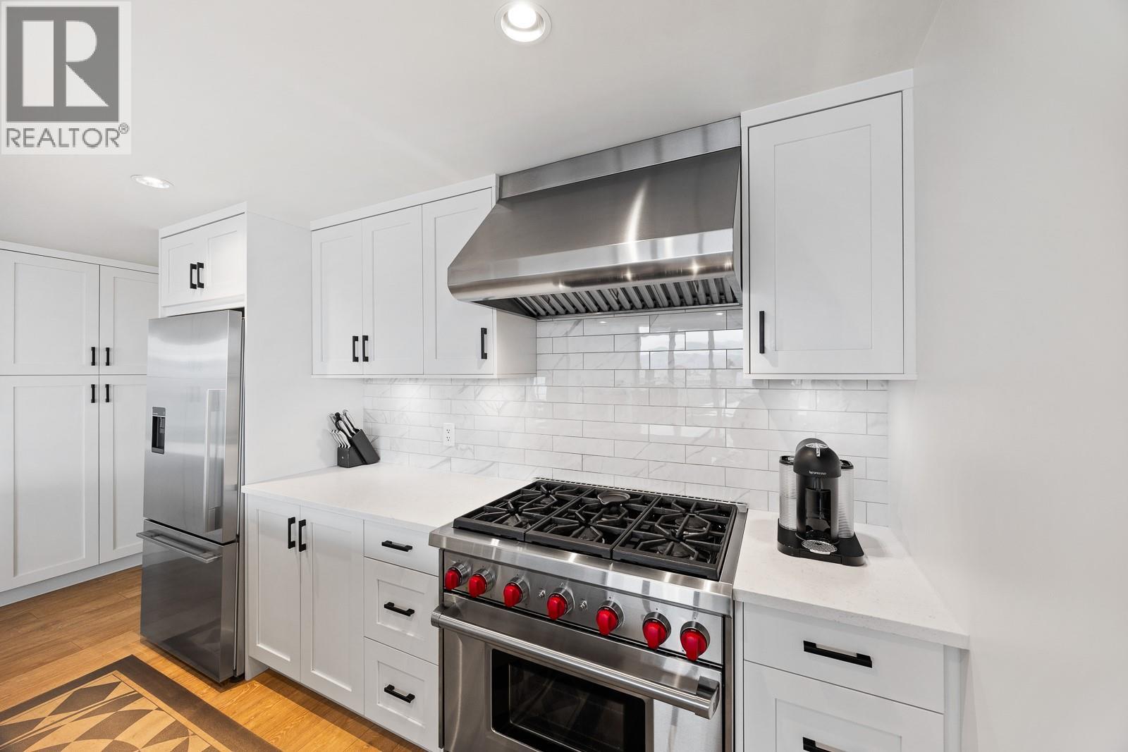 301 485 Groves Avenue, Kelowna