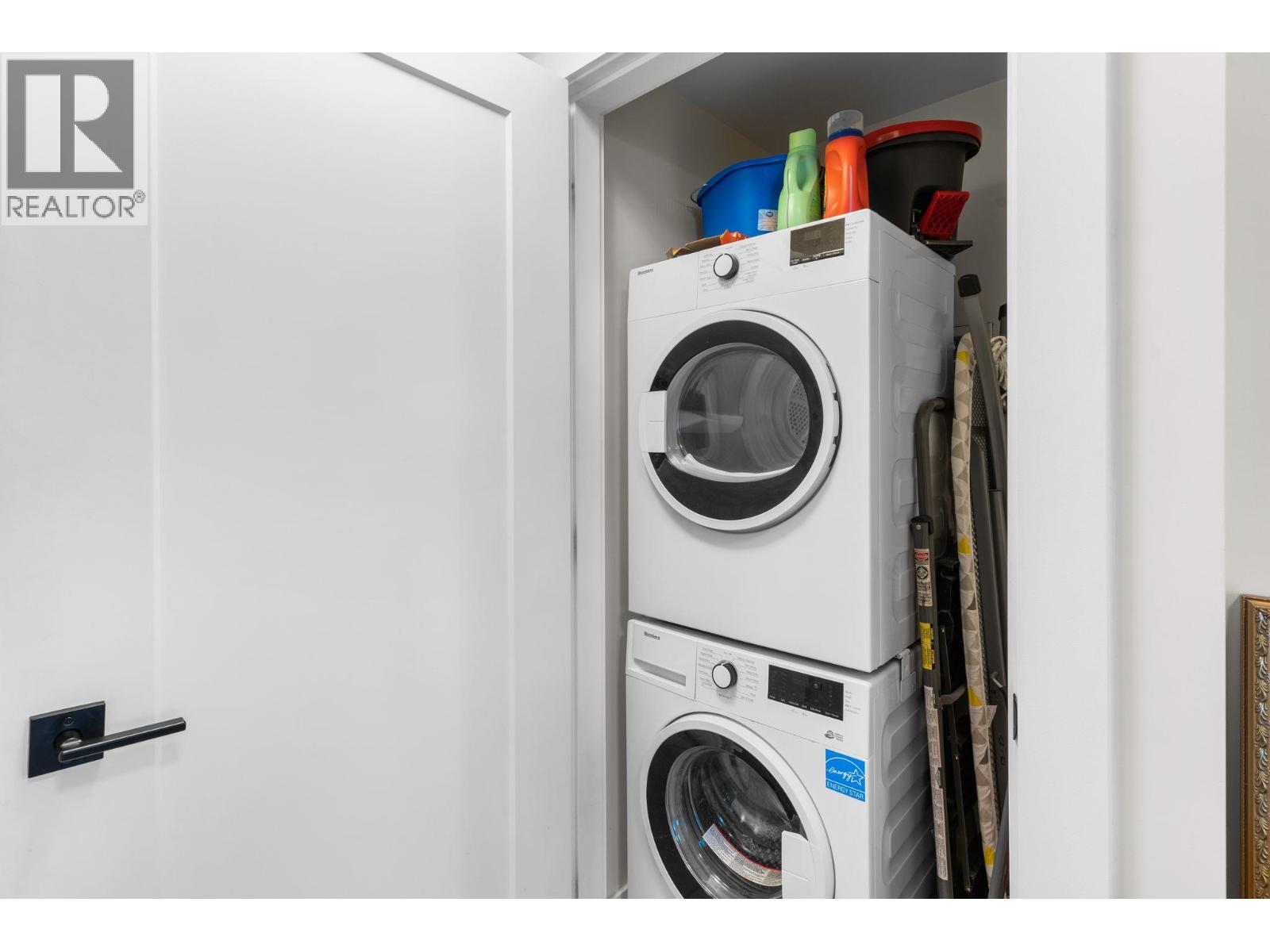  1943 Hemmerling Court, Kelowna