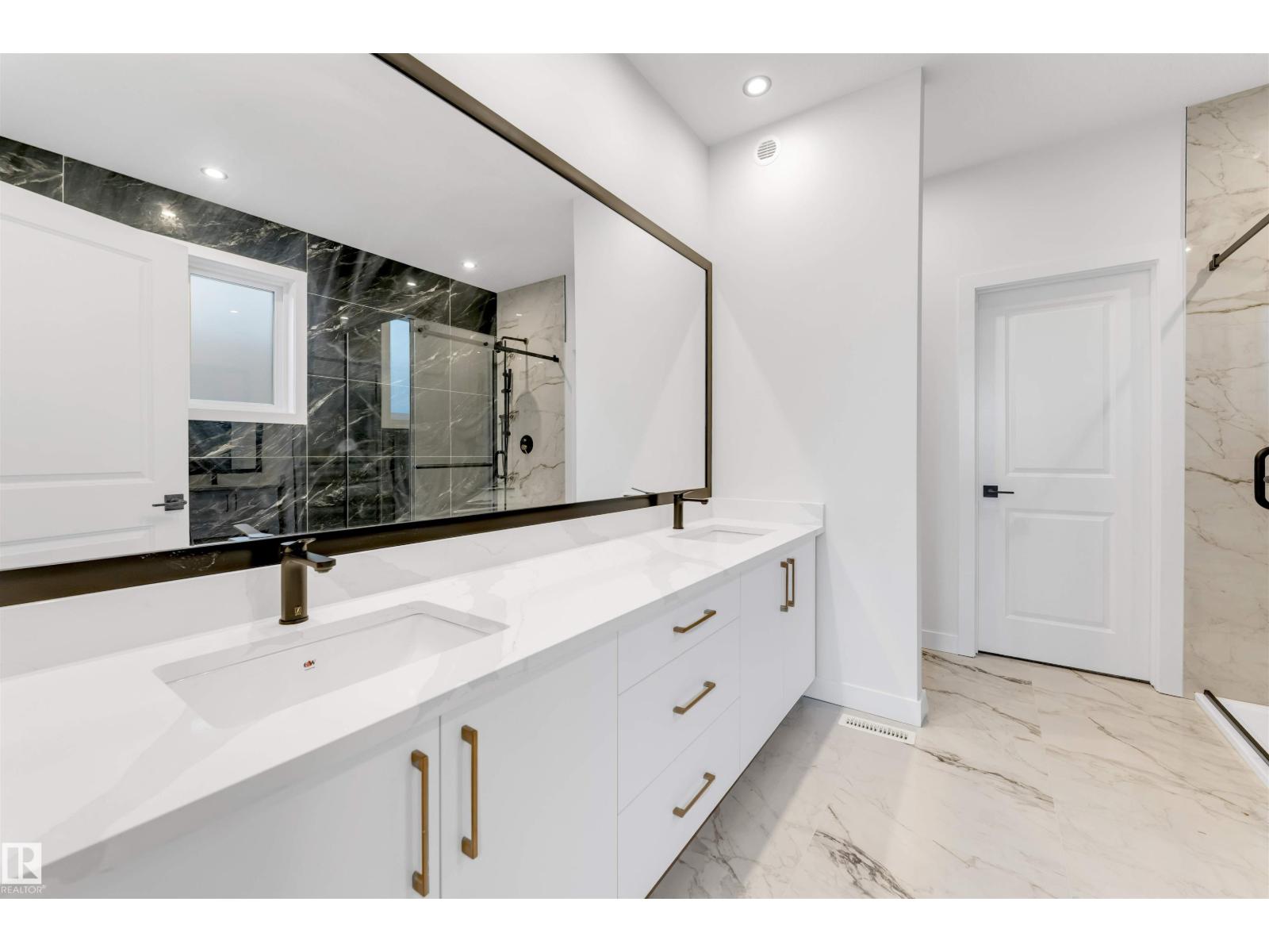 8 MEADOWGROVE LD, Spruce Grove