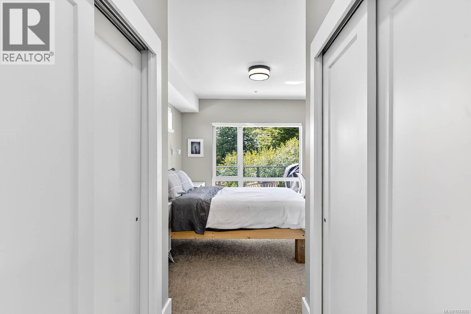 302 700 Yew Wood Rd, Tofino