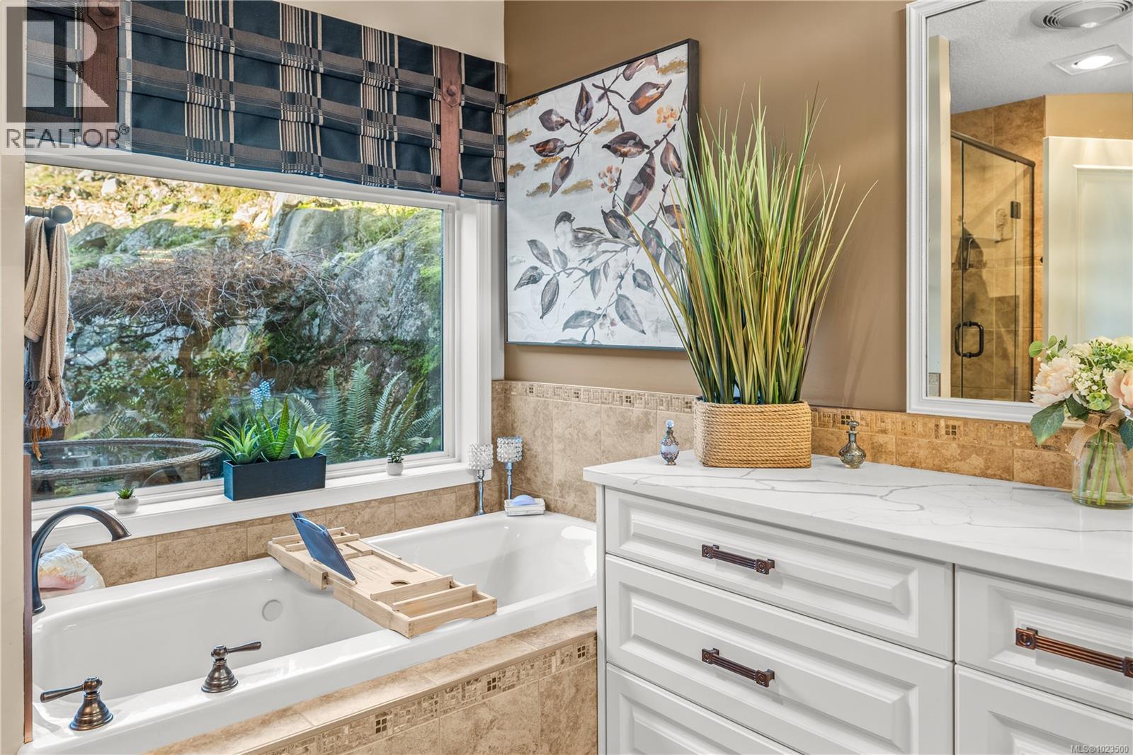 3371 Edgewood Dr, Nanaimo