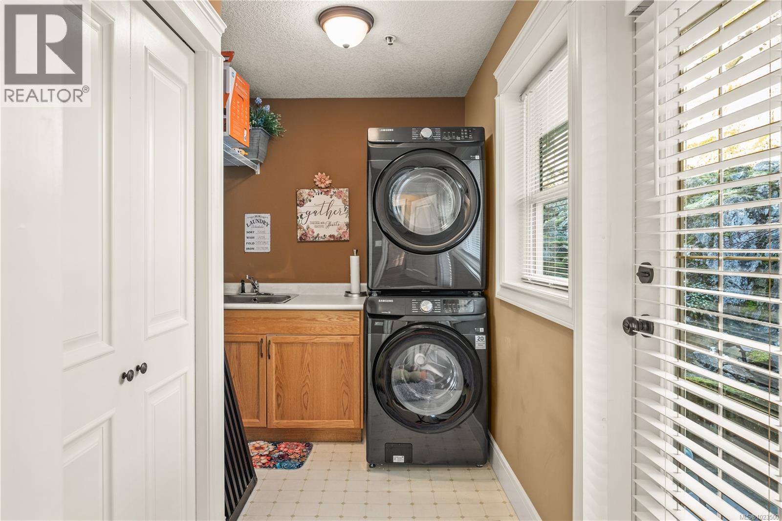 3371 Edgewood Dr, Nanaimo