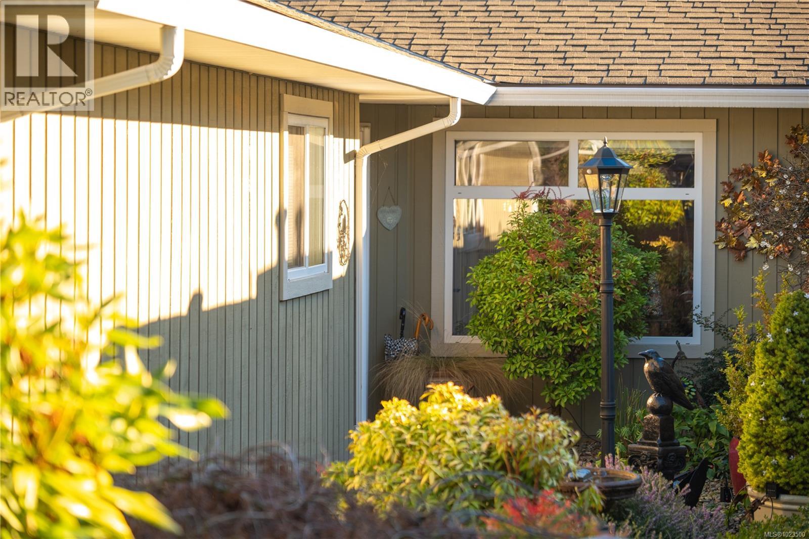 3371 Edgewood Dr, Nanaimo