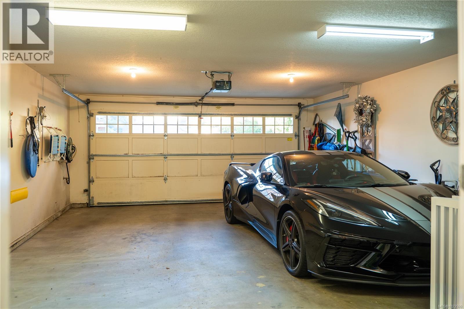 3371 Edgewood Dr, Nanaimo