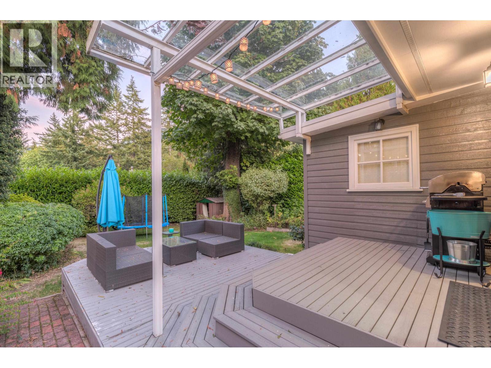 6431 ROSEBERY AVENUE, West Vancouver