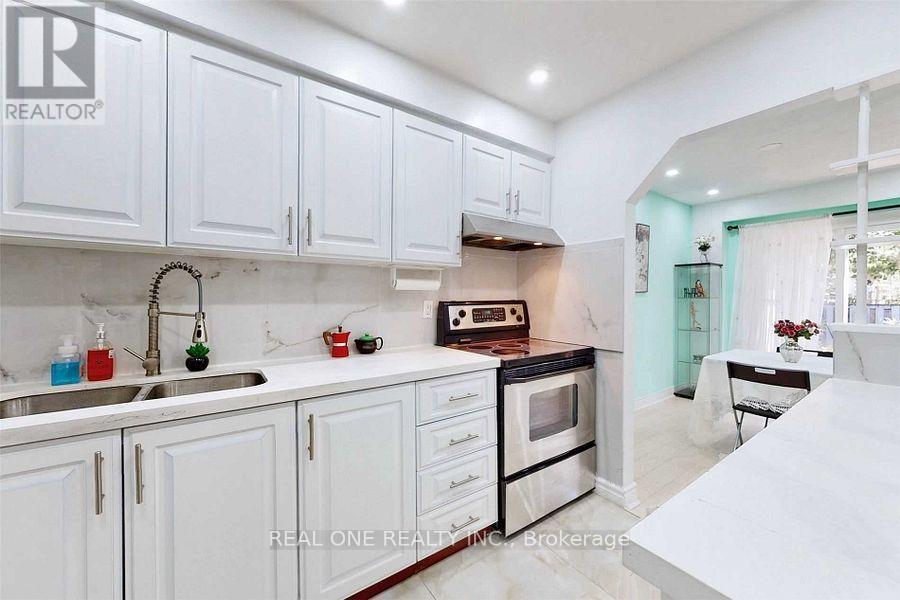 45 DUNDALK DRIVE - Photo 3 of 8, Toronto (Dorset Park), Ontario