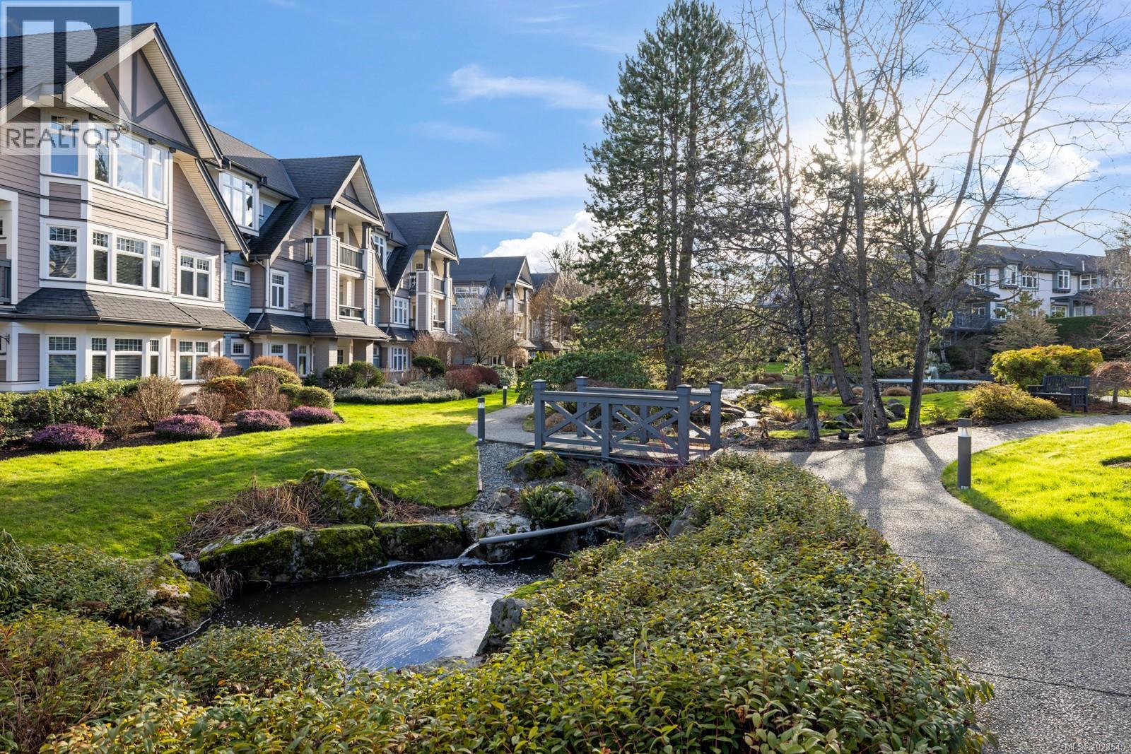 231 4490 Chatterton Way, Saanich