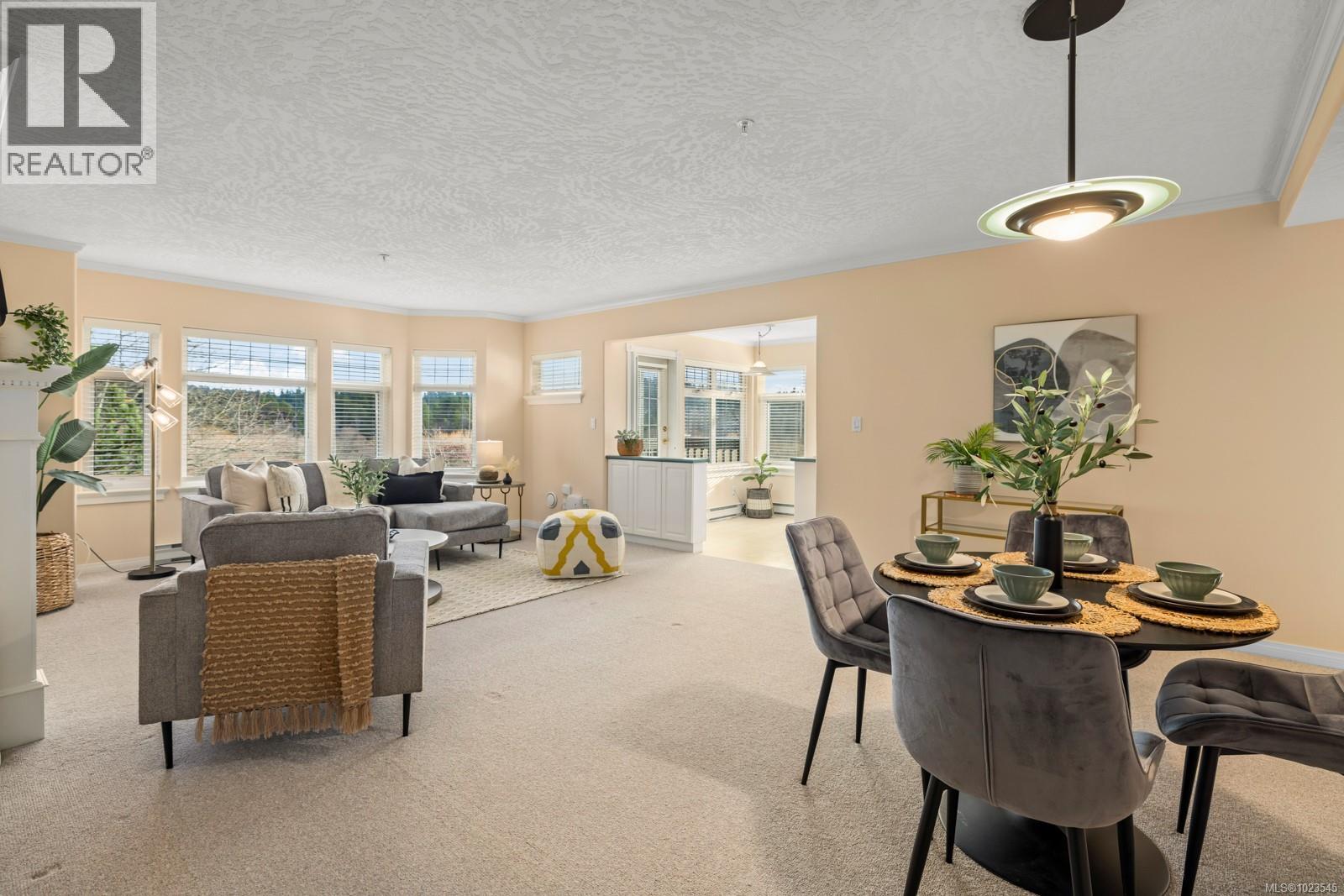 231 4490 Chatterton Way, Saanich