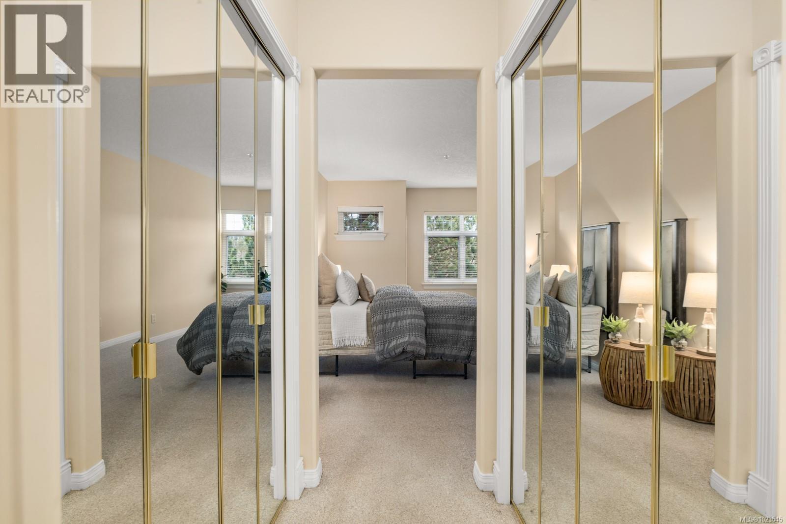 231 4490 Chatterton Way, Saanich