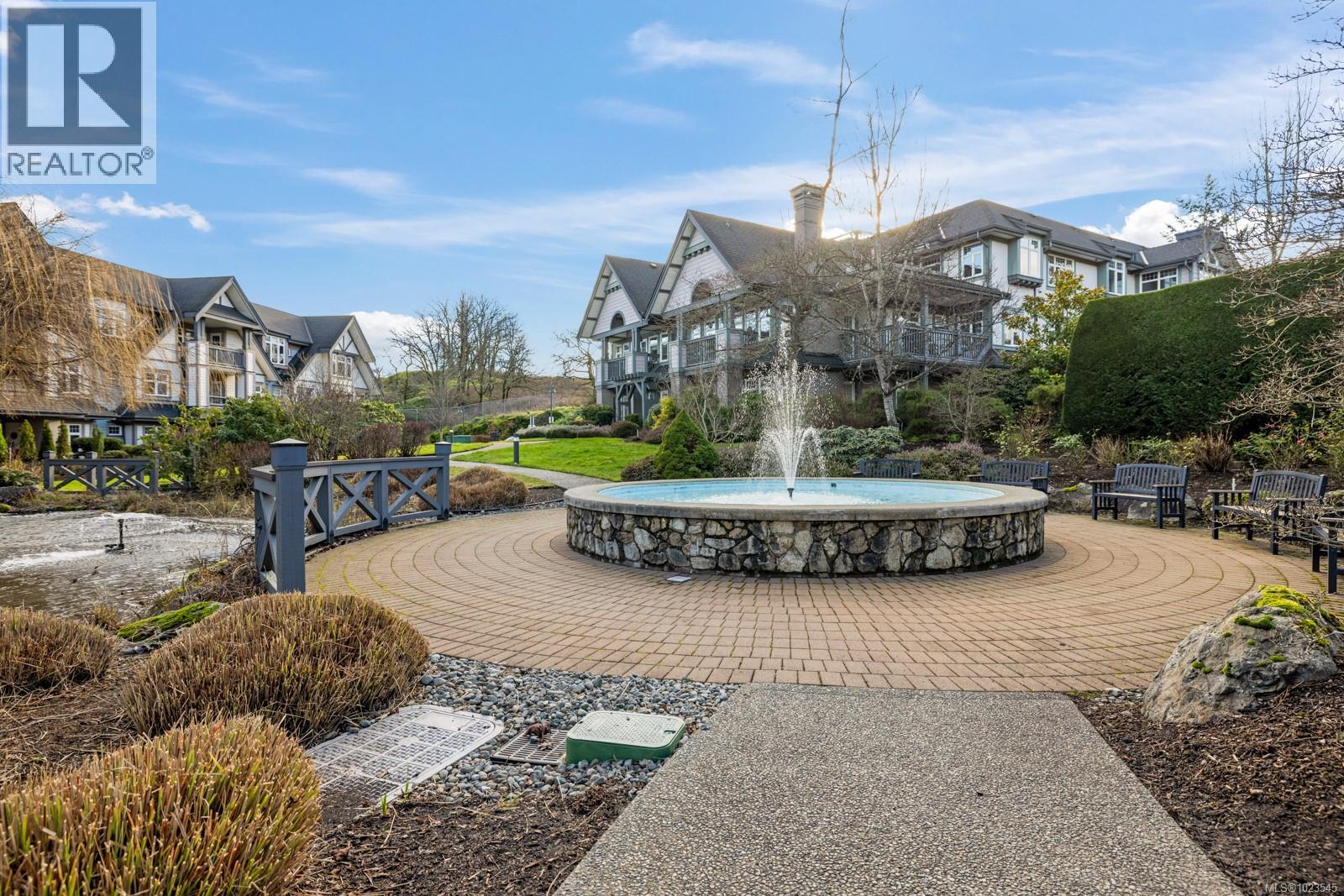 231 4490 Chatterton Way, Saanich