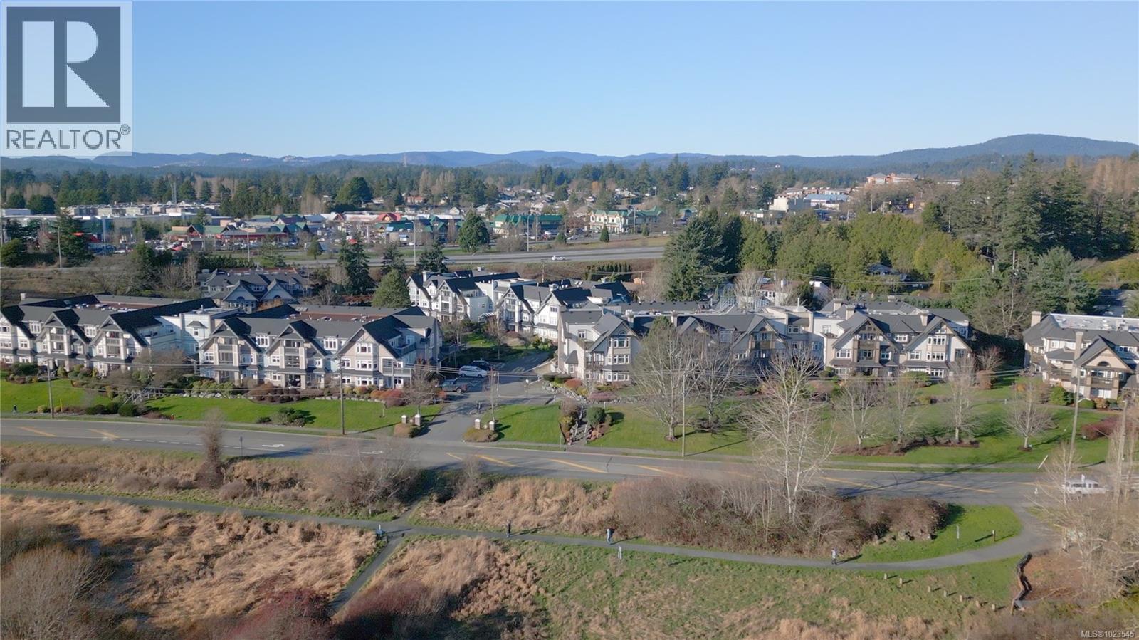 231 4490 Chatterton Way, Saanich