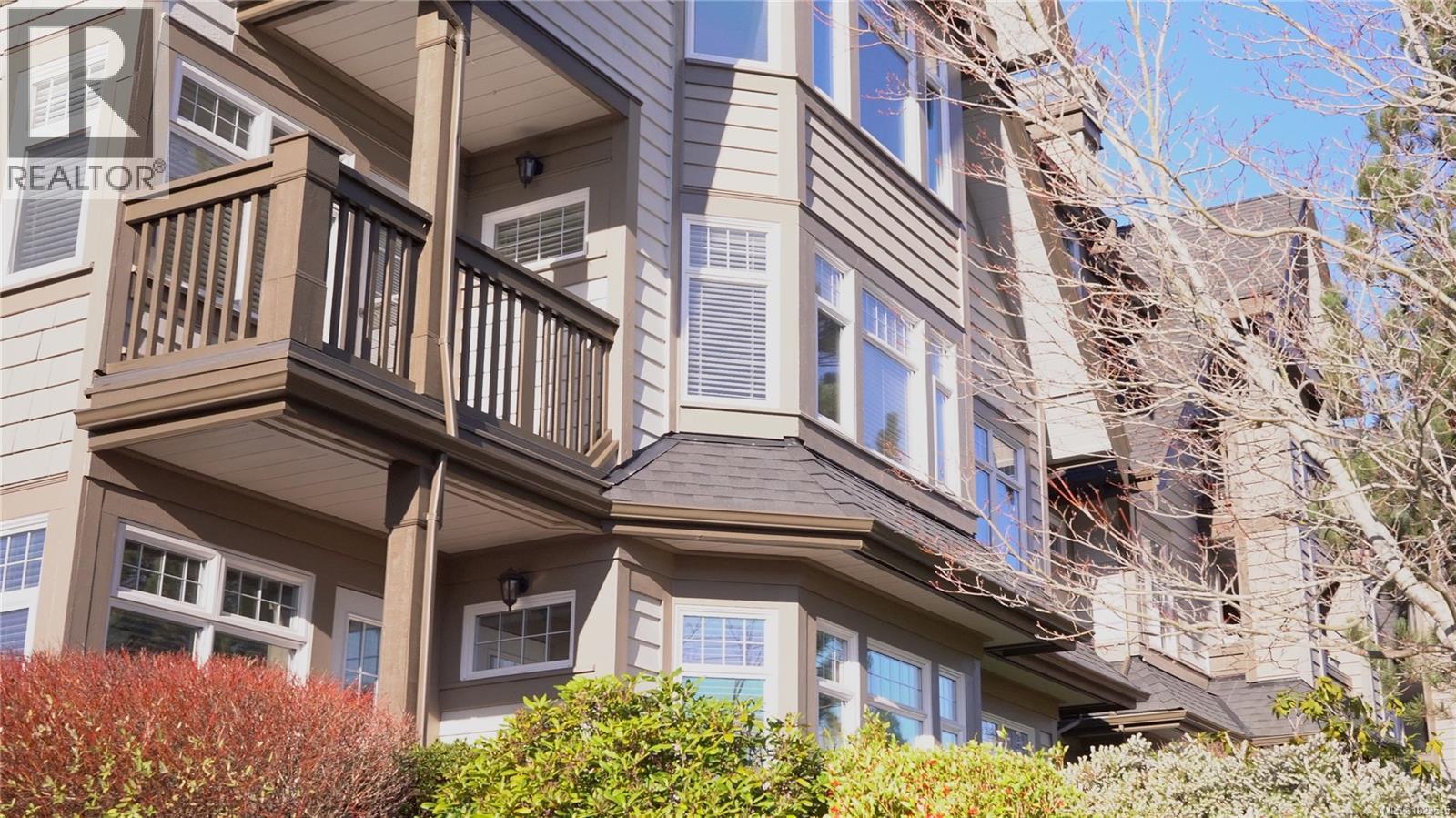 231 4490 Chatterton Way, Saanich