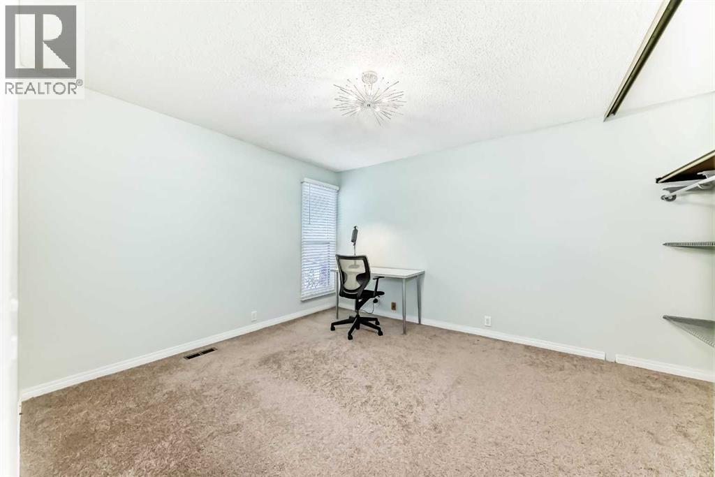 Single Family House for Sale in   Bergen Road NW Beddington Heights Calgary 