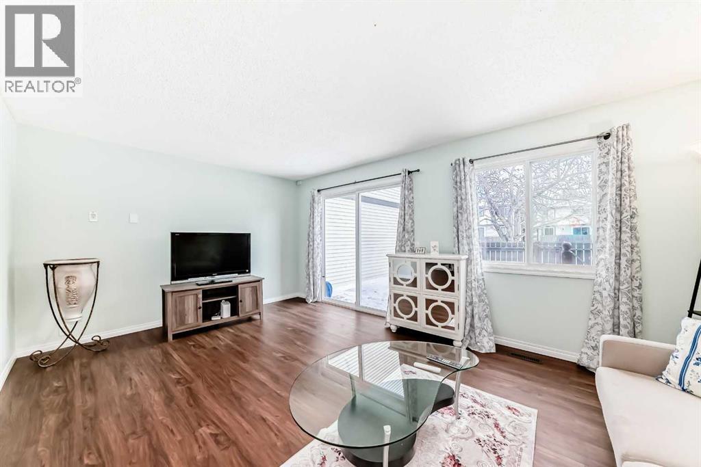 Single Family House for Sale in   Bergen Road NW Beddington Heights Calgary 