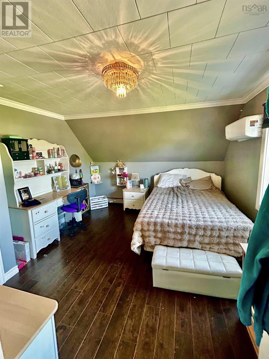 Property 10 of 13 of 1268 Highway 335