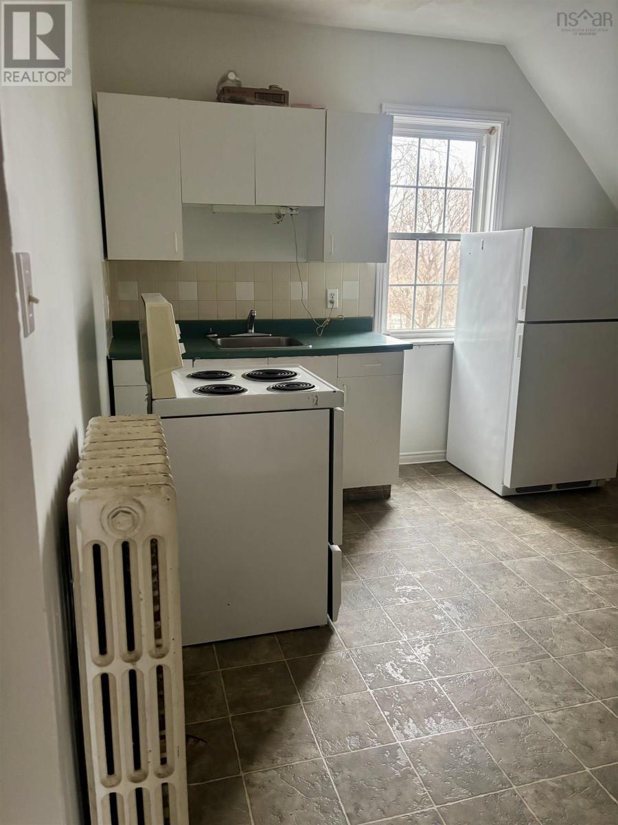 Property 2 of 5 of 327 South Foord Street