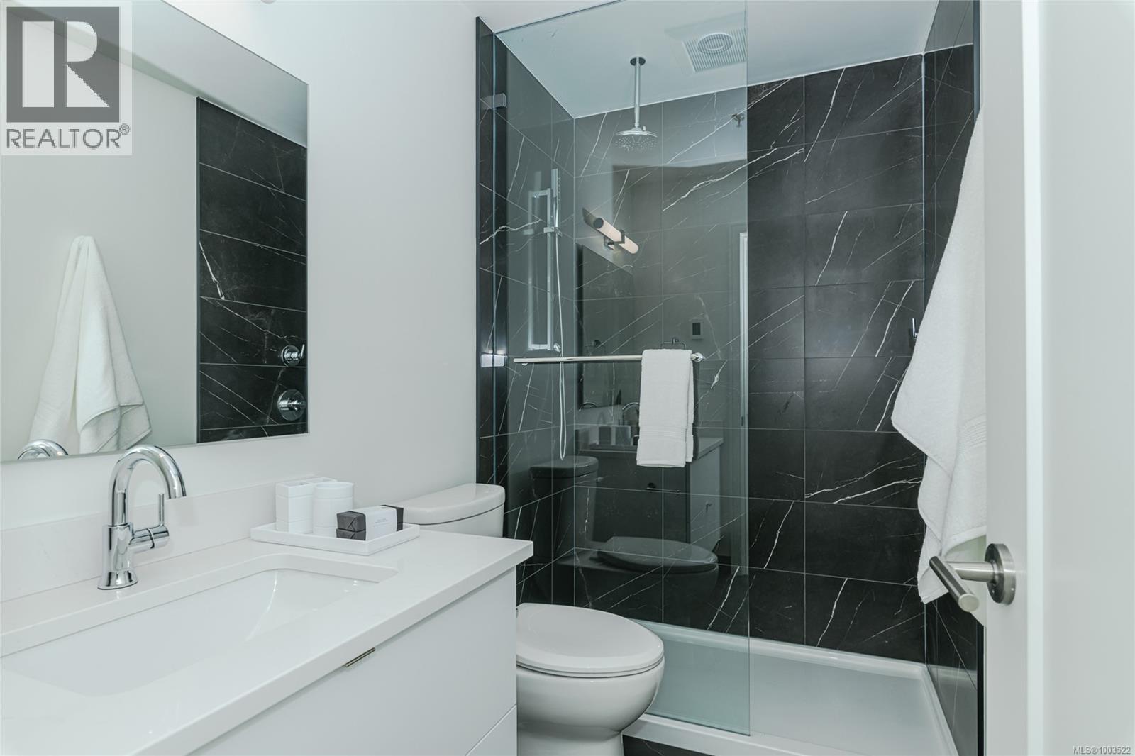 900 1628 Store Street, Victoria