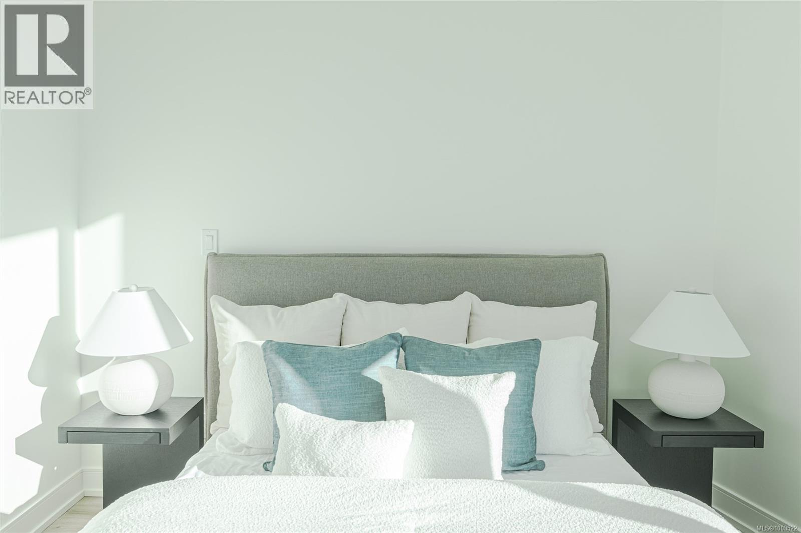 900 1628 Store Street, Victoria