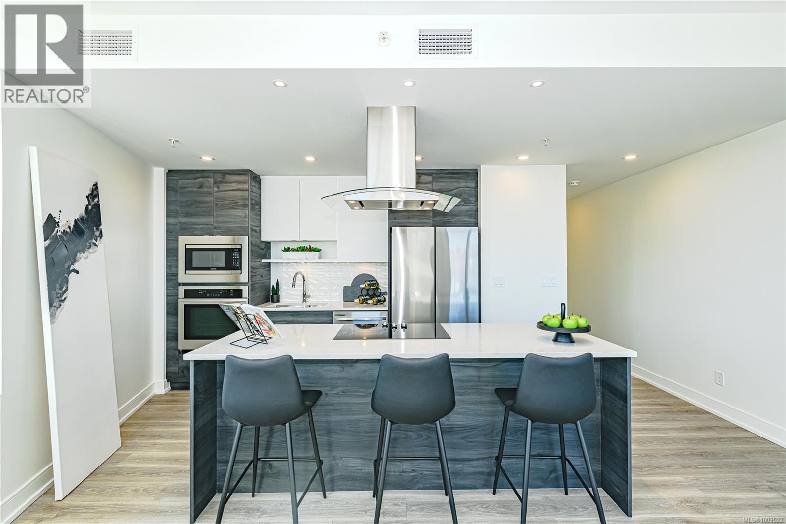 900 1628 Store Street, Victoria